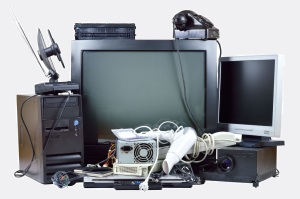 image-old-TV-Electronics-TV-disposal-electronics-recycling-BumbleJunk-junk-removal-Baktimore